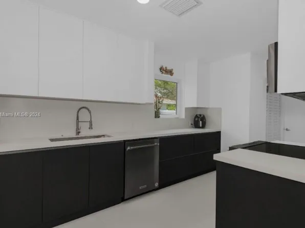 2784 NE 30th St, Lighthouse Pt, FL 33064