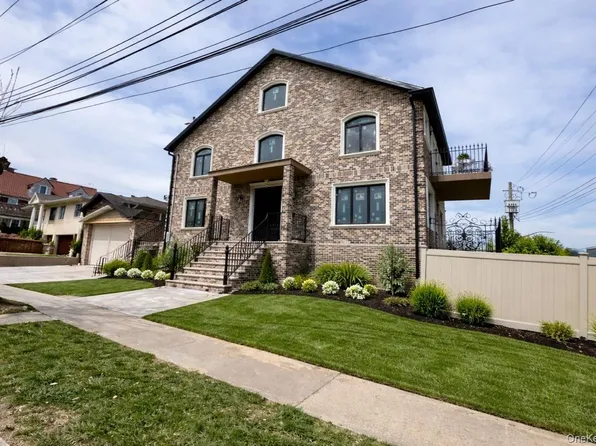 168-19 12 road, Beechhurst, NY 11357