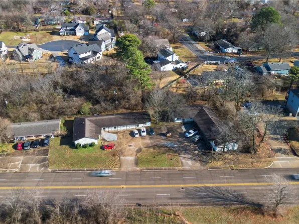 2032 N Gregg Ave, Fayetteville, AR 72703