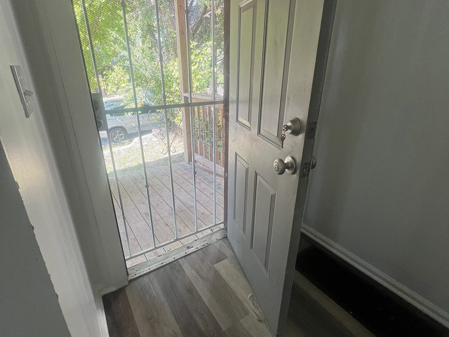 2 bed, 1.5 bath, 978 sqft, $1,250 — Photo 1