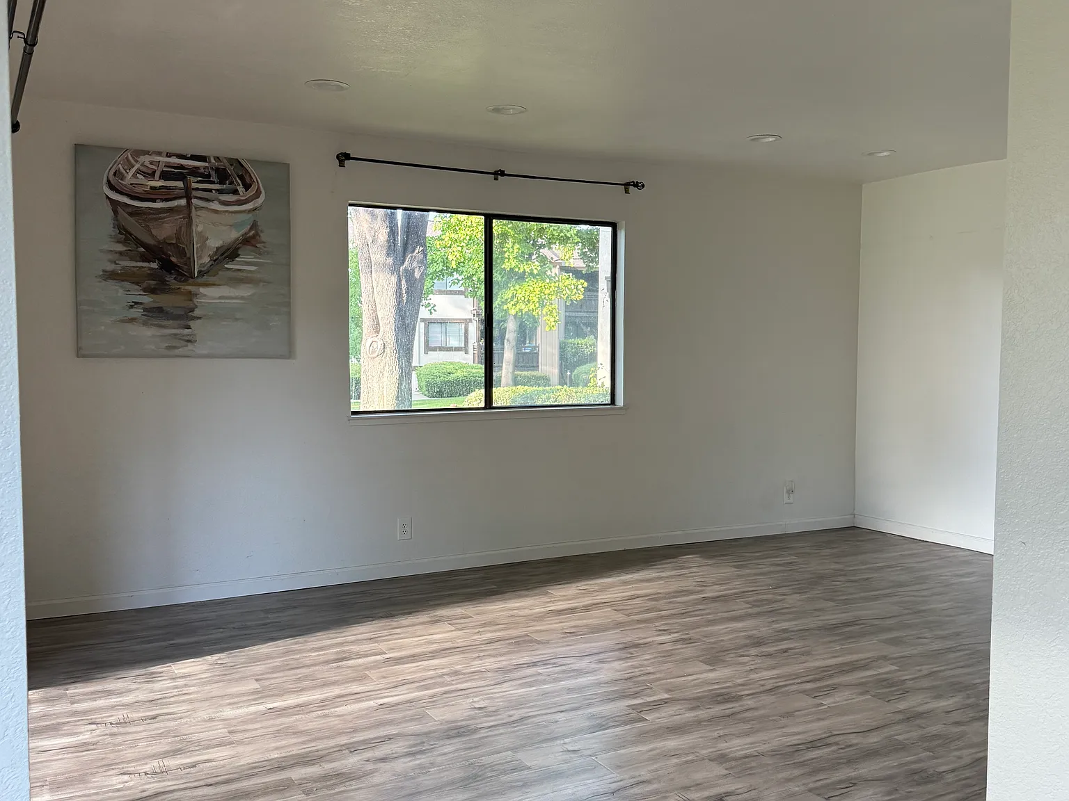 2 bed, 1030 sqft, $4,995 — Photo 2