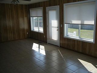 4th image of 1718 Longwood Ct