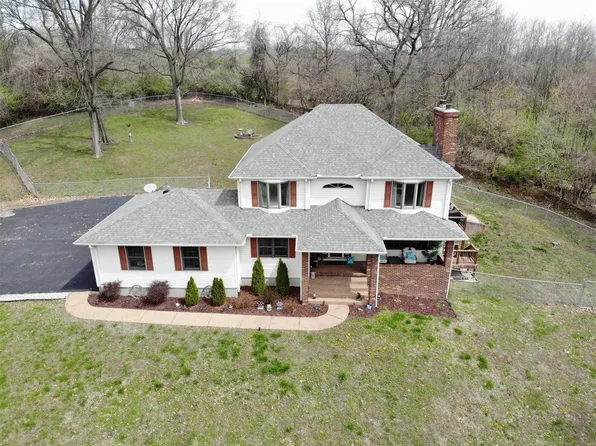 20 Country Ln, Wood River, IL 62095