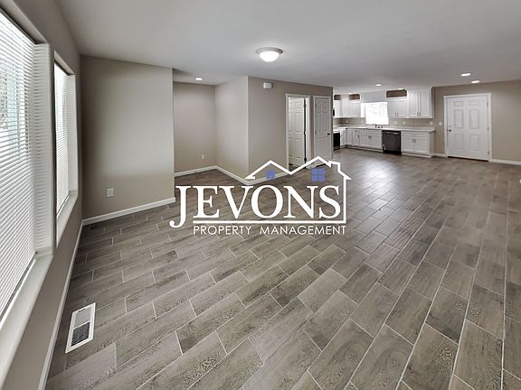 5th image of 1916 W Mead Ave #1