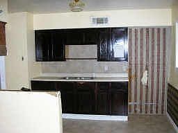 3rd image of 1600 W Lovers Ln