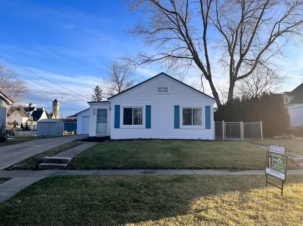 215 E Boston Ave, Monmouth, IL 61462
