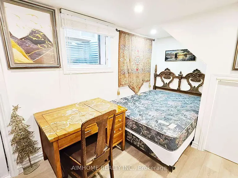 28 Castle Harbour Ln W #BASEMENT — Photo 12