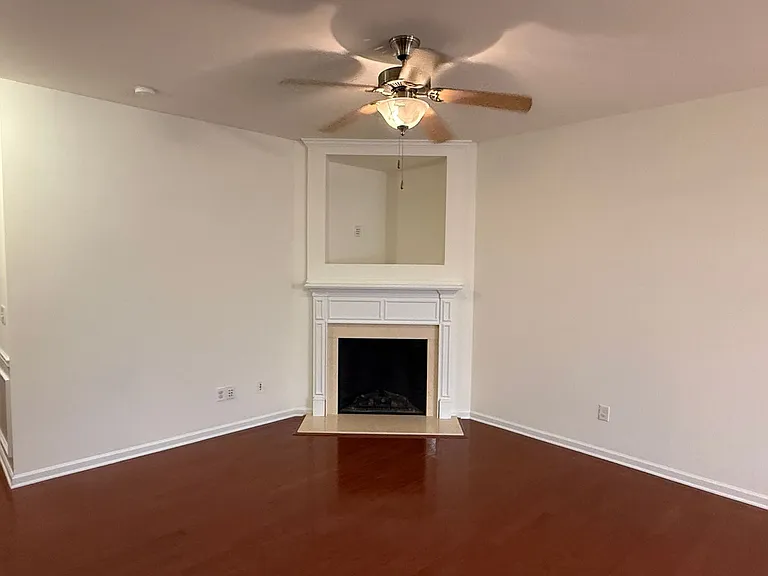 13138 Erwin Rd — Photo 2