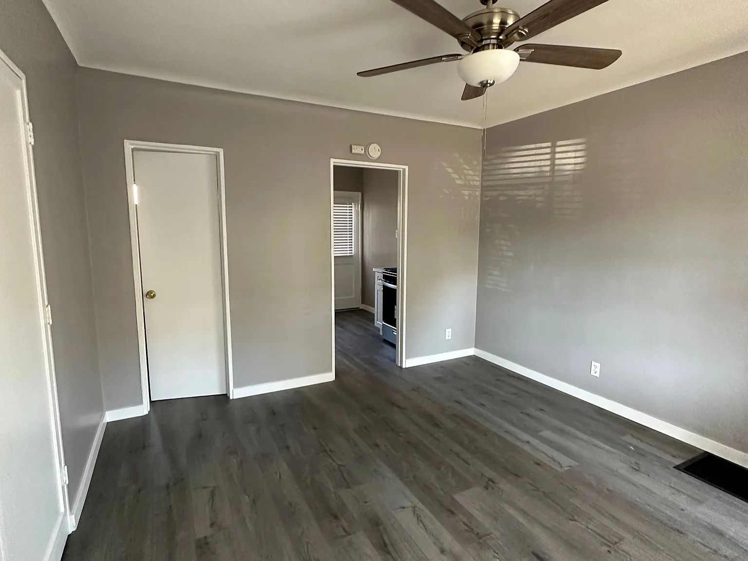 Studio, 400 sqft, $1,450 — Photo 3