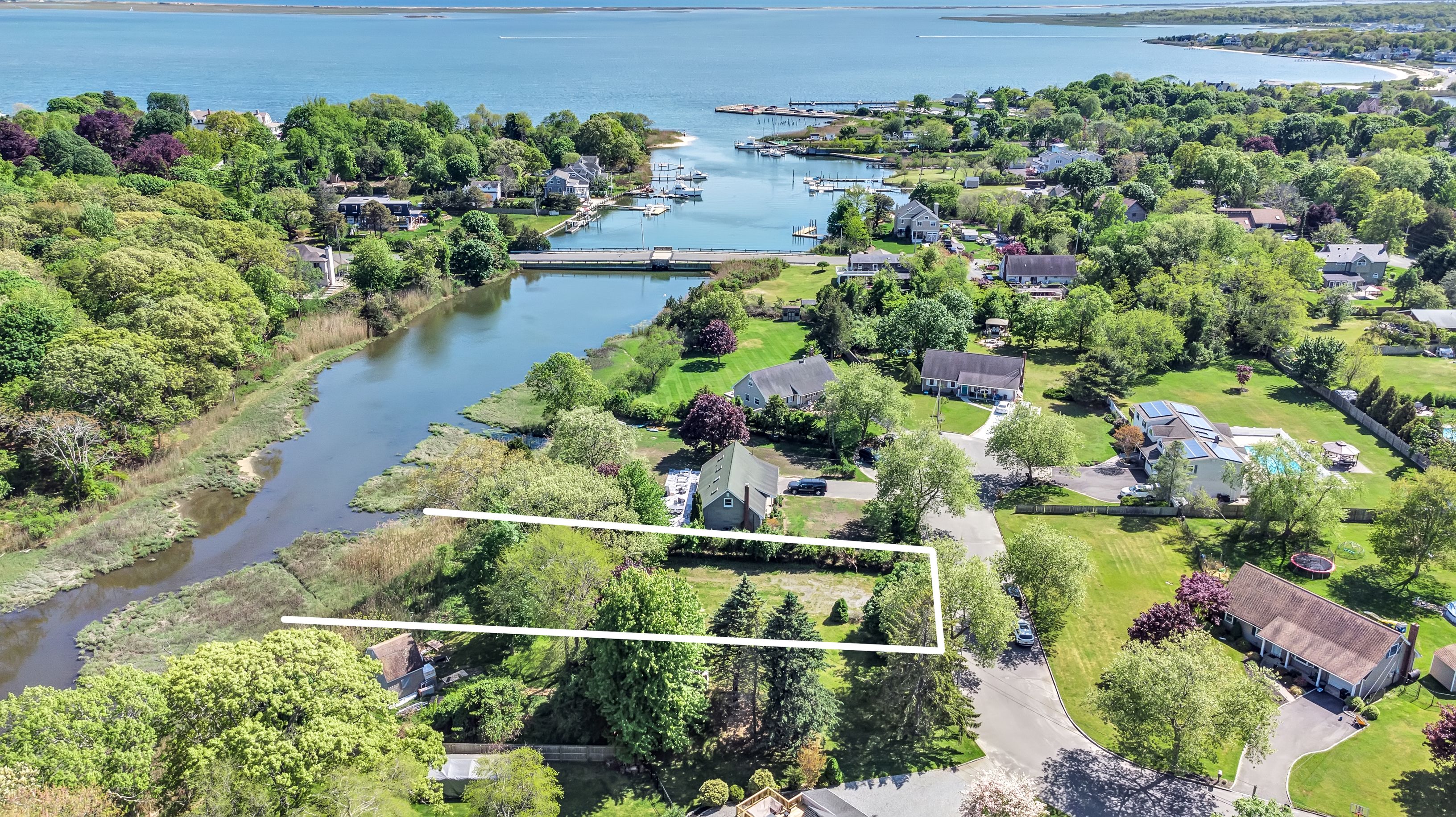 7 Grace Ct, Center Moriches, NY 11934 Out East