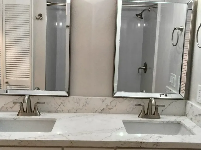 Dual sinks....makes those busy mornings for two quite easy to manage!