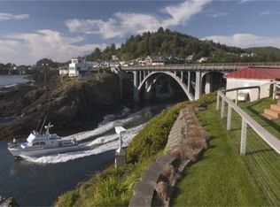 35 Ellingson Ave, Depoe Bay, OR 97341