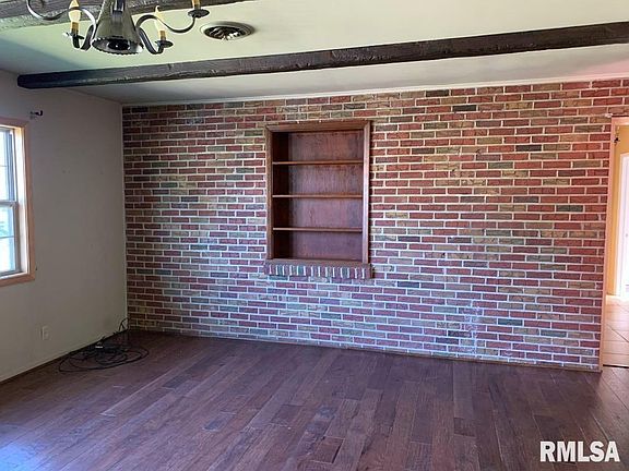 3rd image of 419 W Franklin St