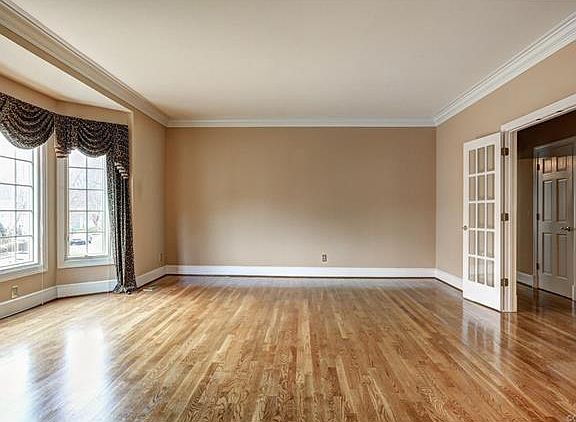 5th image of 5604 Saint James Ct