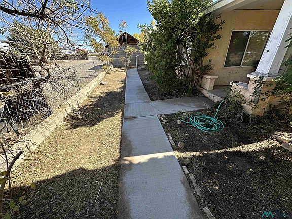 4th image of 409 Fir St