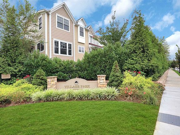 2nd image of 14 Rosebud Ln