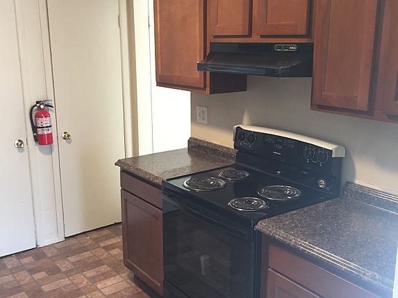 5th image of 12 Linden Ct