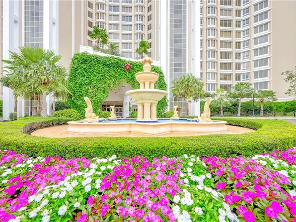 7117 Pelican Bay Blvd APT 1101, Naples, FL 34108