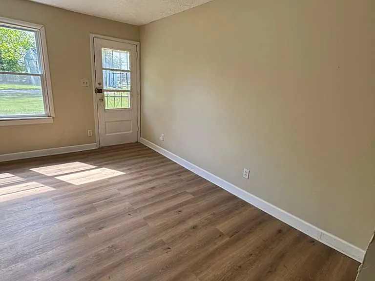 936 S Central Dr — Photo 6