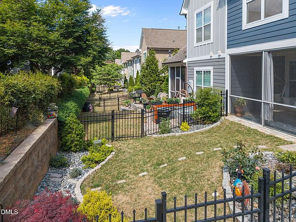 3rd image of 621 Fallon Grove Way