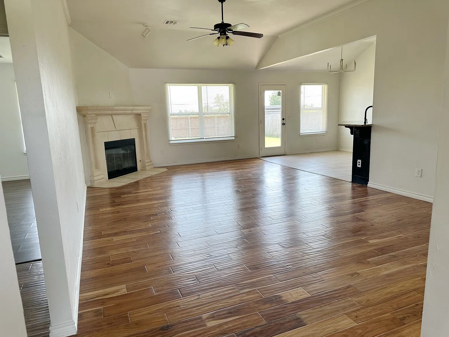 21230 River Lark Ln — Photo 2