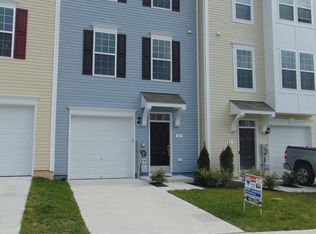 42 Landis Ct, Falling Waters, WV 25419