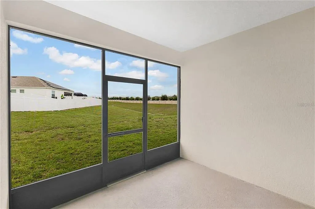 3 bed, 2.0 bath, 2080 sqft, $2,200 — Photo 3