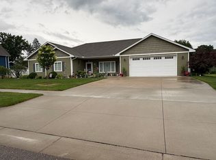 325 S Willow St, Belle Plaine, MN 56011