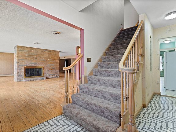 2nd image of 231 Bartram Rd