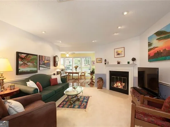 1109 Canyon Point Cir, Roswell, GA 30076