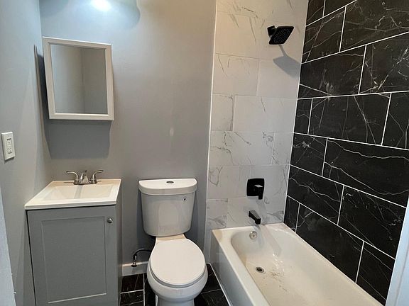 5th image of 367 S Orange Ave #3L