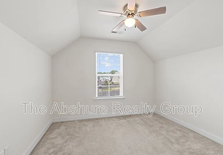 404 Avery Glenn Way — Photo 34