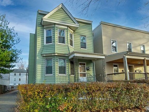 4th image of 194 Shepard Ave