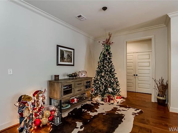 3rd image of 2108 Waterford Cir