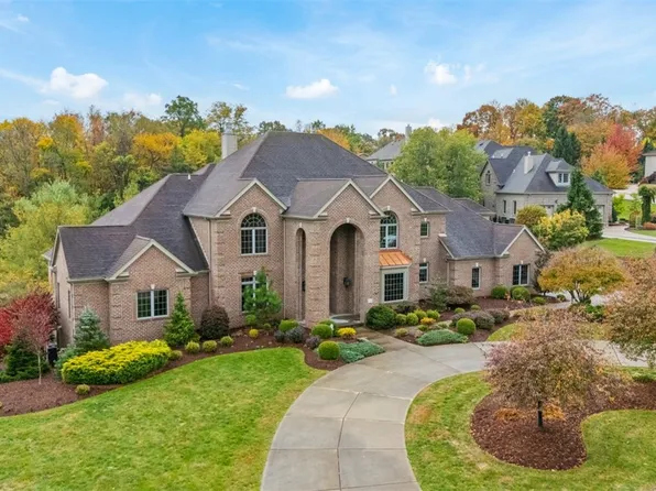 236 E Edgewood Dr, McMurray, PA 15317