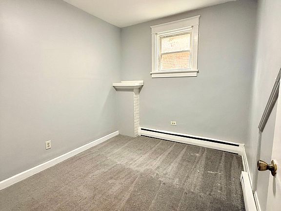 5th image of 3443 Derry St APT 1