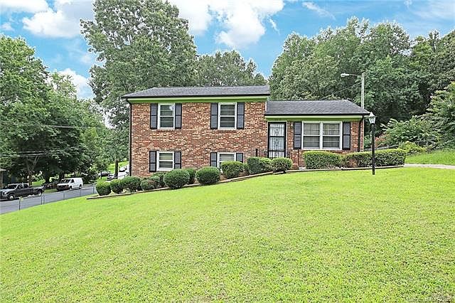 1st image of 3003 Knollwood Dr
