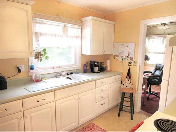 2nd image of 12 Holly Dr