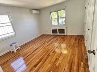 5024 201st St, Flushing, NY 11364