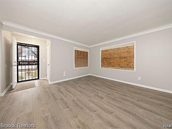 4th image of 19712 Lahser Rd