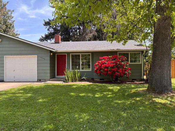 3585 Arrowhead St, Eugene, OR 97404