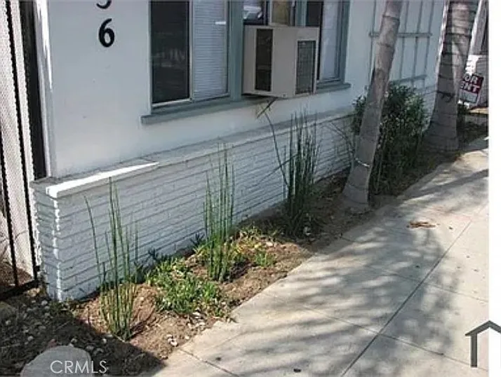 4436 E 7th St — Photo 3