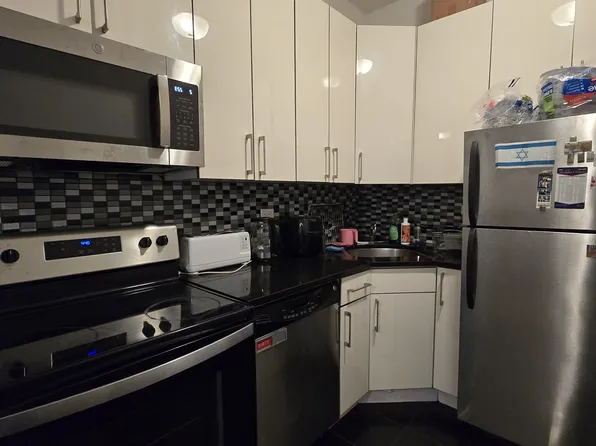 515 West 113th Street image 2 of 9