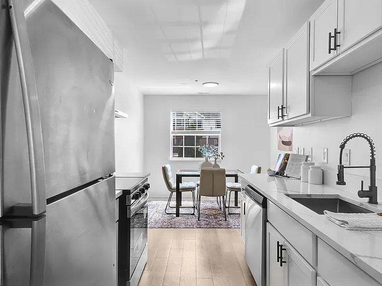 Trumbull Terrace — Photo 24