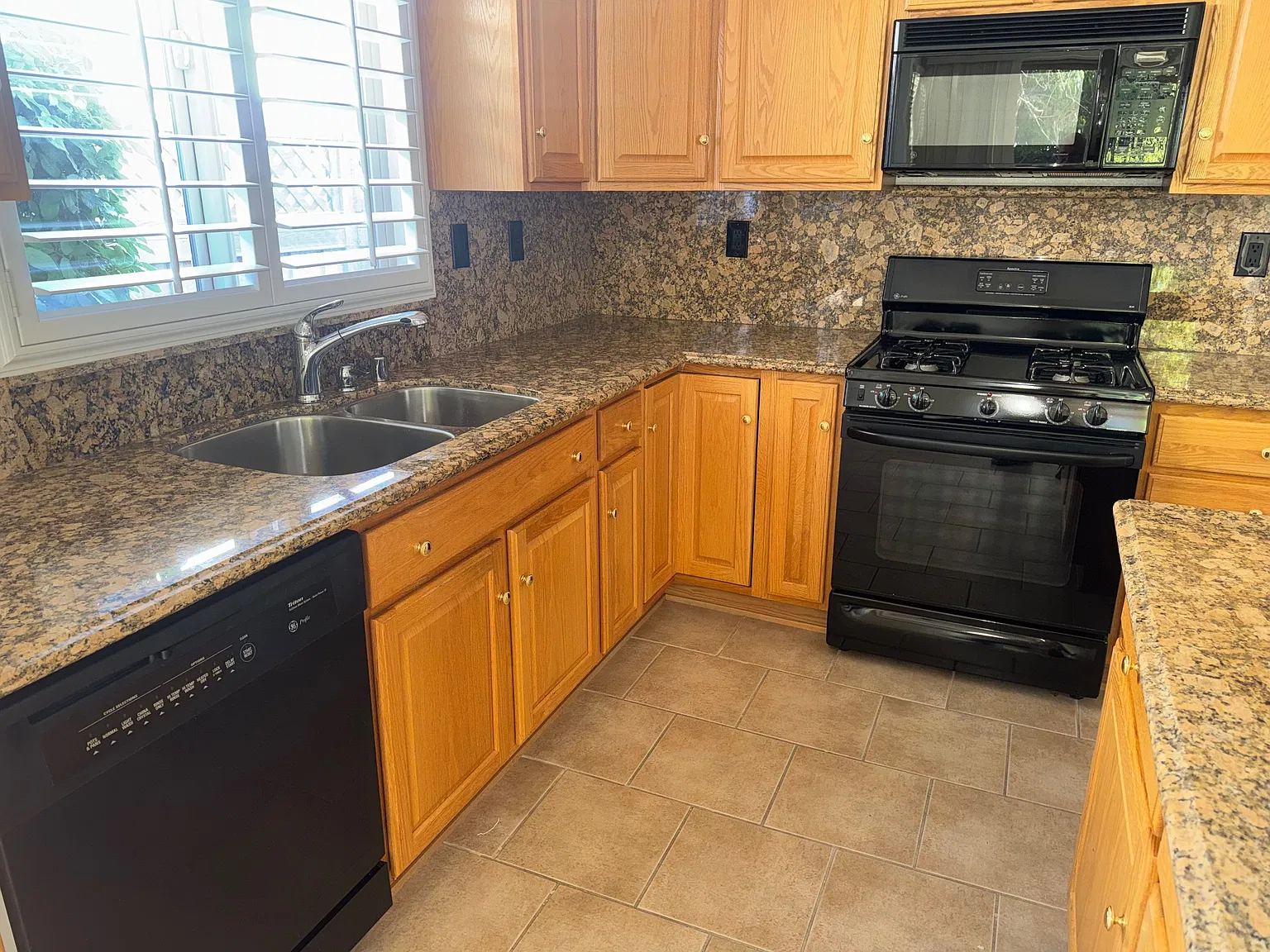 2093 Winding Way — Photo 3