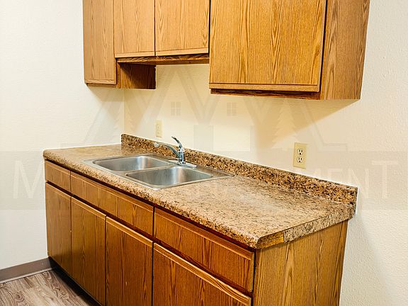 5th image of 302 6th St SW APT 201