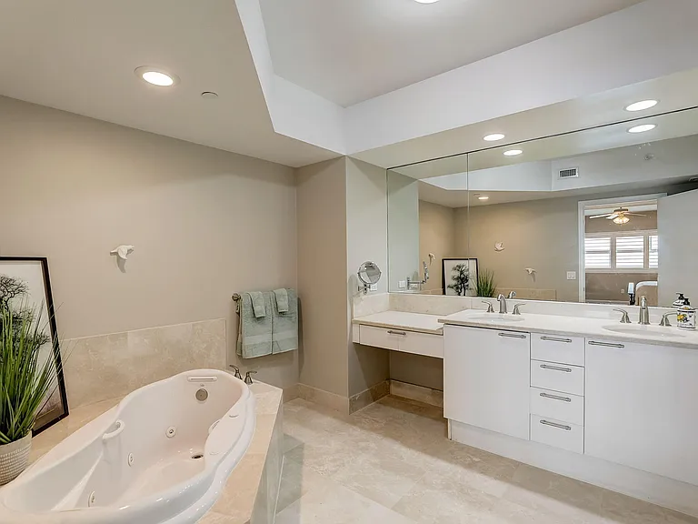 2650 Lake Shore Dr #804 — Photo 25