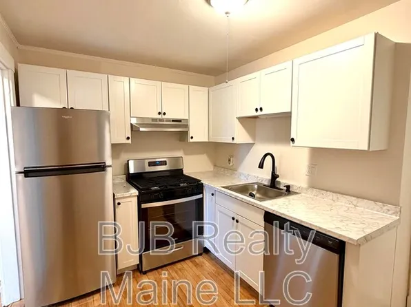 299 Ocean St APT 2, South Portland, ME 04106