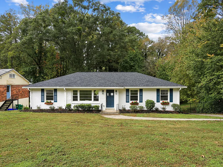 607 Densley Dr — Photo 1