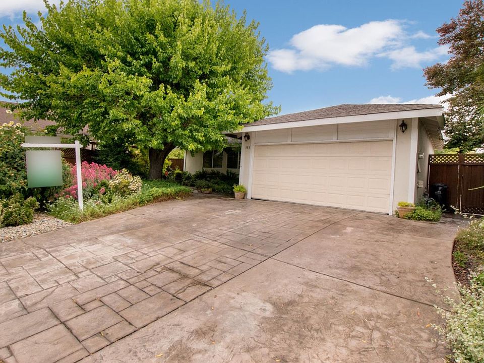 1st image of 383 Vale Dr